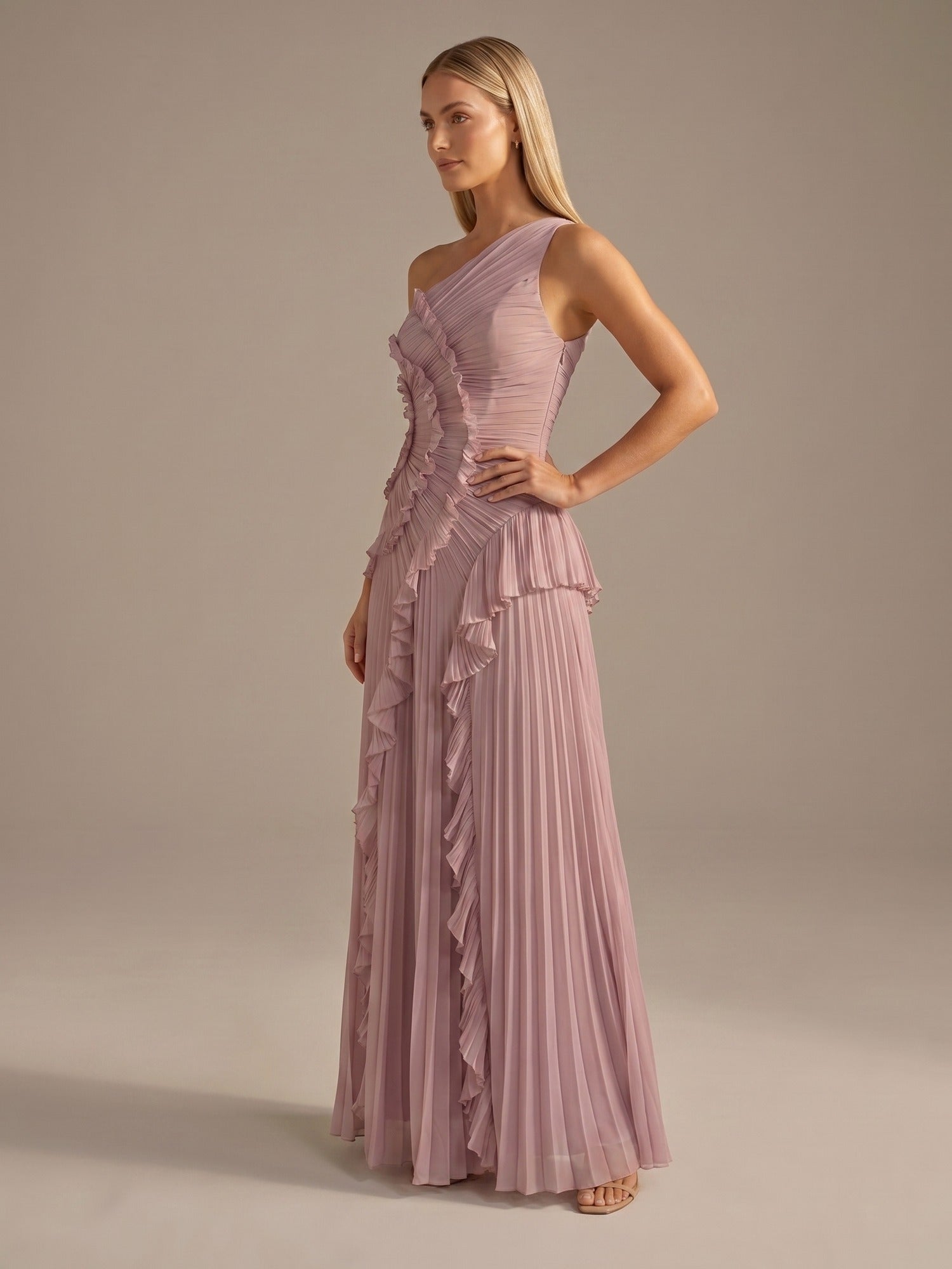 Vestido Largo Plisado con Volantes