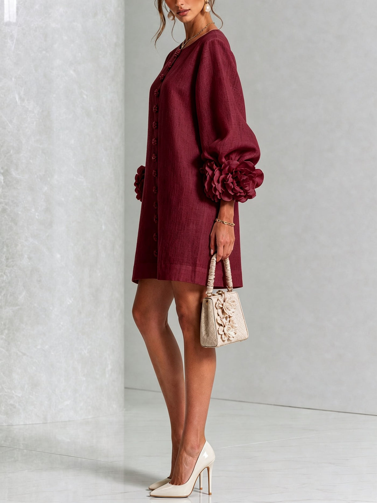 Amalia — Vestido de Lino con Puños de Rosa - Burdeos