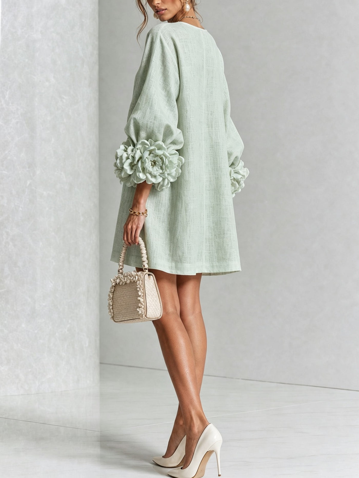 Amalia — Vestido de Lino con Puños de Rosa - Verde Salvia