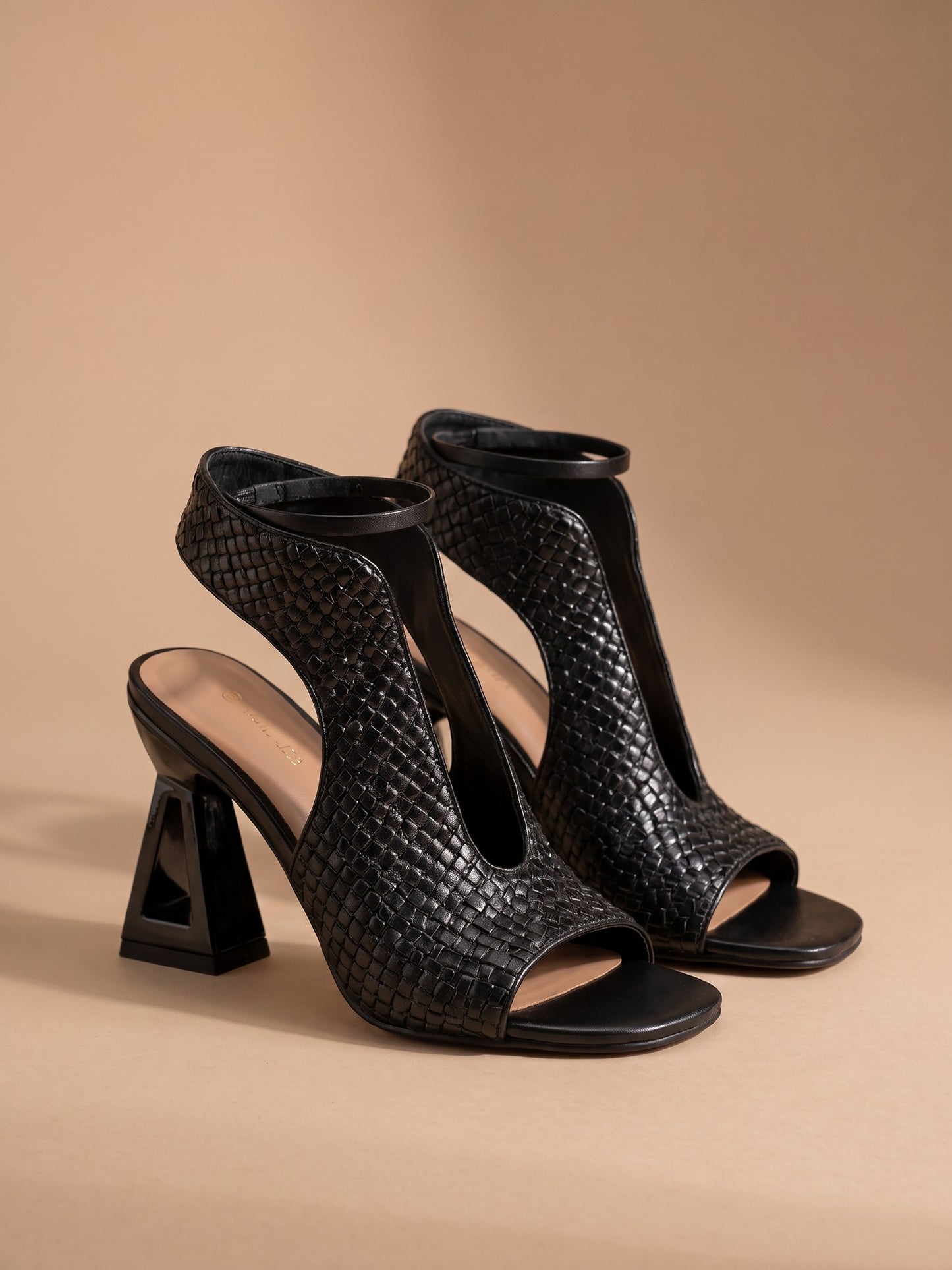 Vittoria | Sandalias Trenzadas de Tacón Escultural - Negro